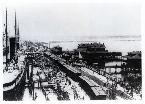 Crowded port of Tampa, Florida – Soldiers transload from trains to ship on the Pier