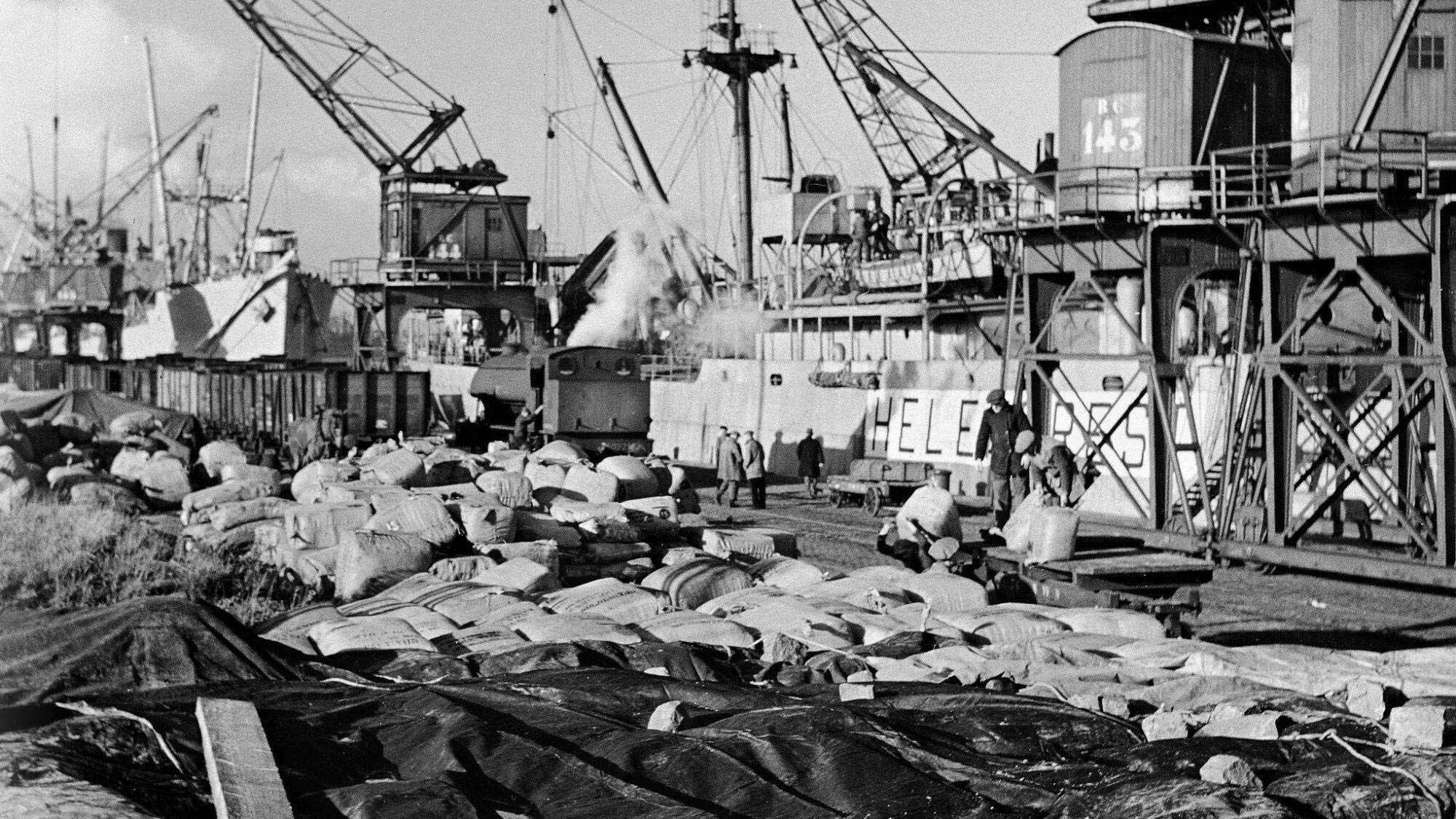 Surge at San Francisco A Port After Pearl Harbor, 1941-42