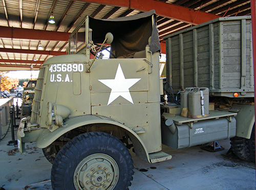 Side view of the tractor.